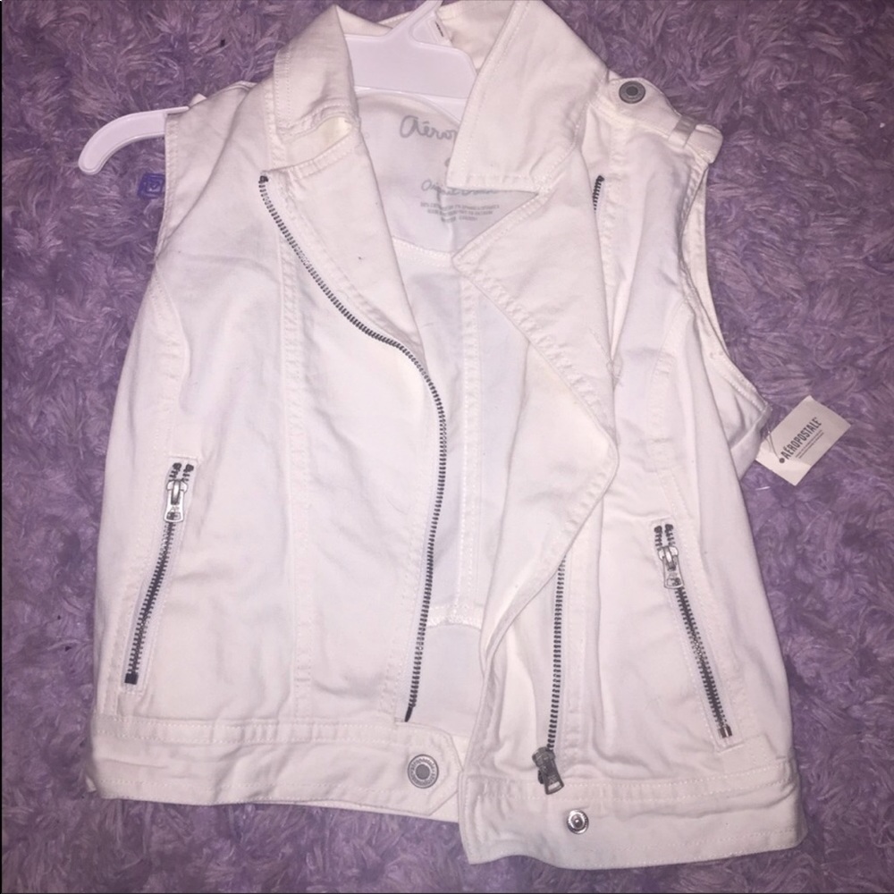 White denim vest